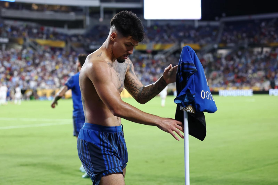 لحظة ميلاد جديدة للهلال والكرة السعودية.. عندما رفع ليوناردو راية الزاوية عاليًا؟..