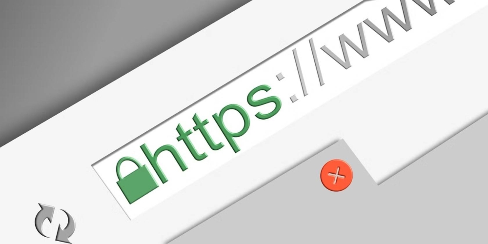 قبل أن تسرق بياناتك.. كيف تكتشف المواقع والتطبيقات المزيفة؟