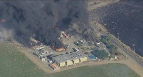 فقدان 7 أشخاص إثر انفجار مستودع للألعاب النارية بولاية كاليفورنيا الأمريكية