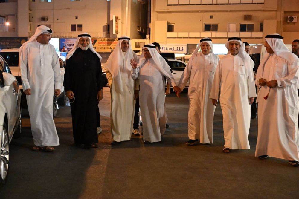 رئيس الأوقاف الجعفرية يدشن مشروع خدمات نقل المعزين لموسم عاشوراء