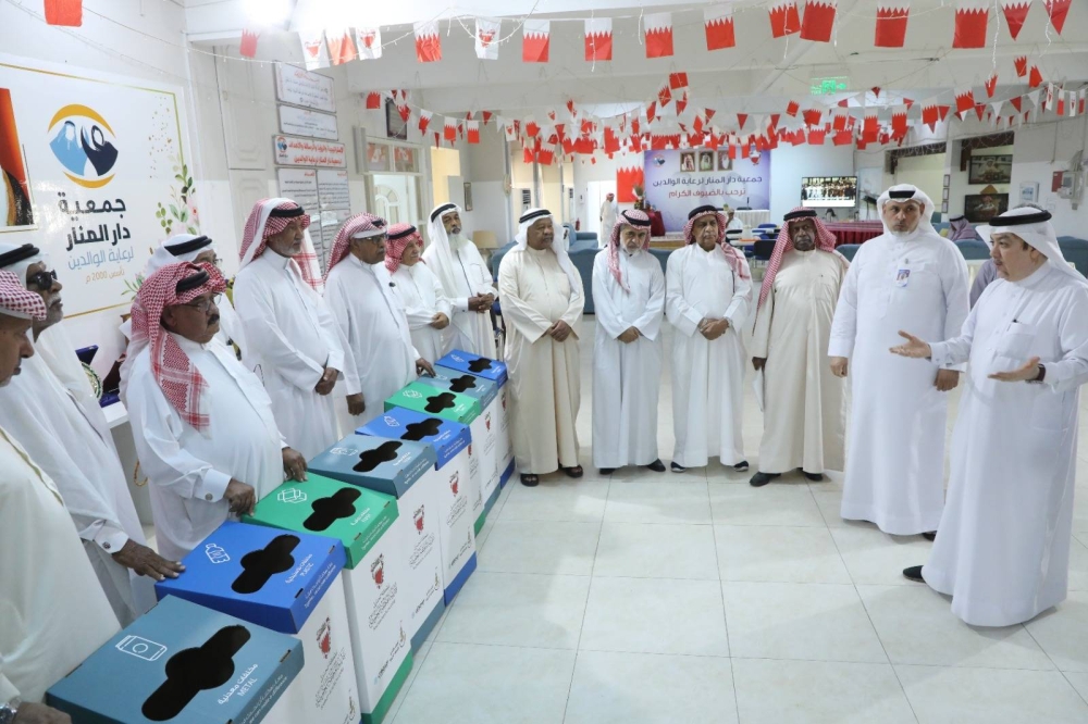 بلدية الجنوبية تدشن حملة حاويات الفرز واـتدوير في &laquo;الحكمة&raquo; و&laquo;دار المنار&raquo;