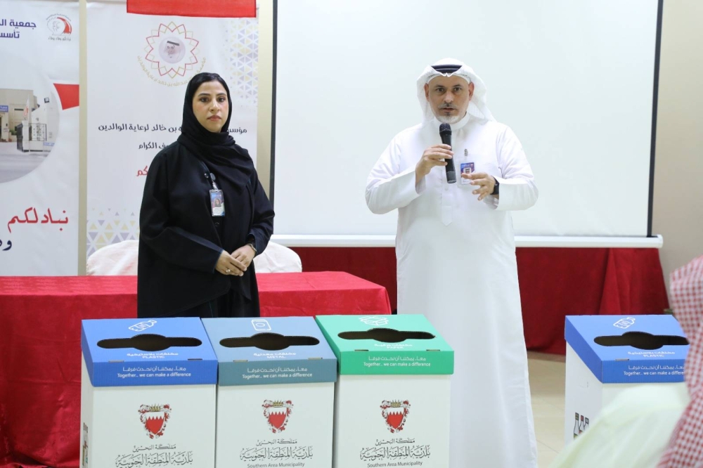 بلدية الجنوبية تدشن حملة حاويات الفرز واـتدوير في &laquo;الحكمة&raquo; و&laquo;دار المنار&raquo;
