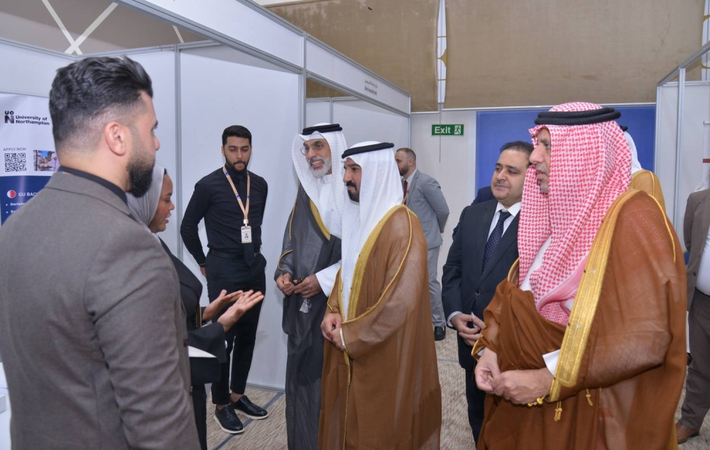 وكيل وزارة العمل يفتتح فعالية "يوم المهن" بالجامعة الخليجية