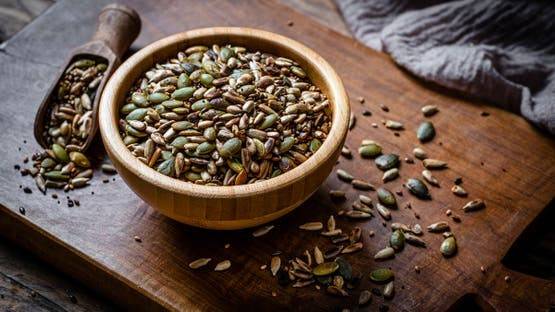 بذور القرع.. غذاء يومي لصحة القلب والجسم والرشاقة وتحذير وحيد