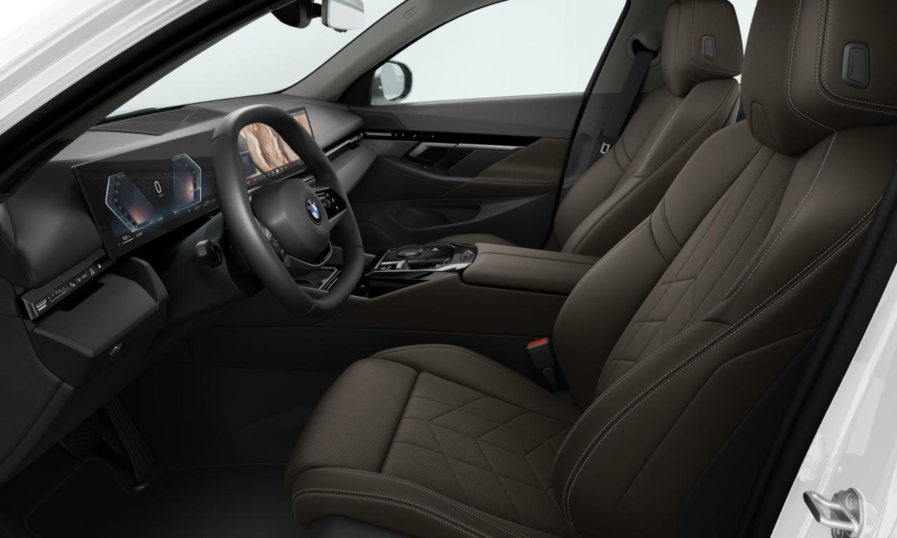 BMW 520i Luxury 2025.. توازن مثالي بين الفخامة والديناميكية بأسلوب رياضي