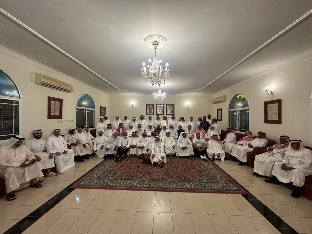 بعد 40 عاماً.. فصول كاملة من الذاكرة في التجمّع الأول للأصدقاء القدامى بـ&laquo;فريج البنعلي&raquo;