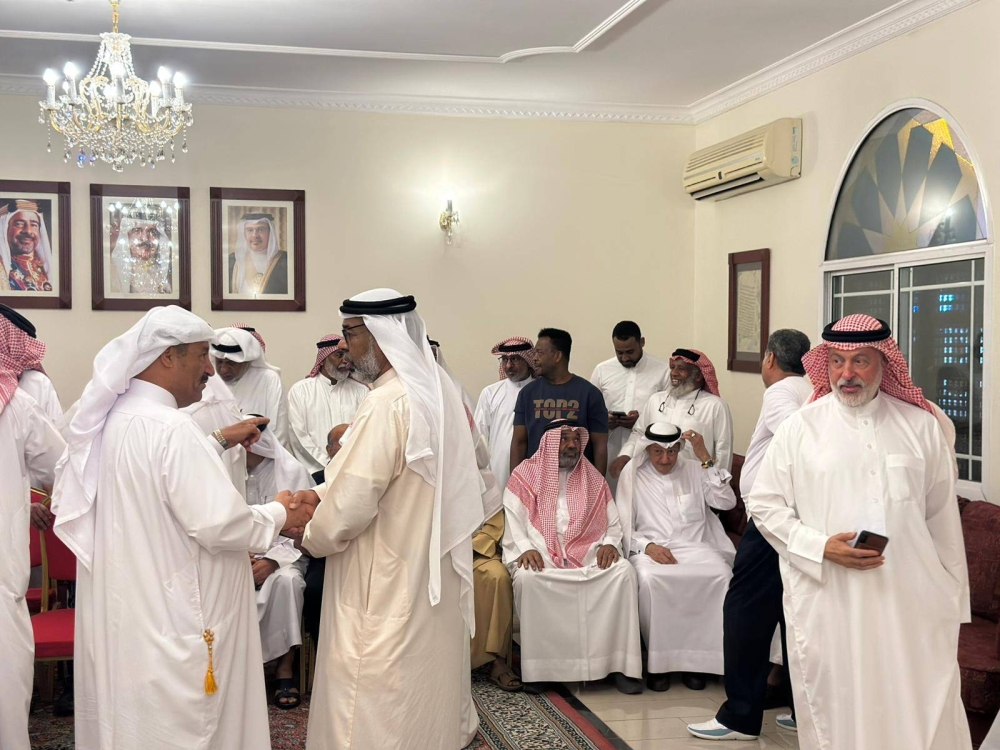 بعد 40 عاماً.. فصول كاملة من الذاكرة في التجمّع الأول للأصدقاء القدامى بـ&laquo;فريج البنعلي&raquo;