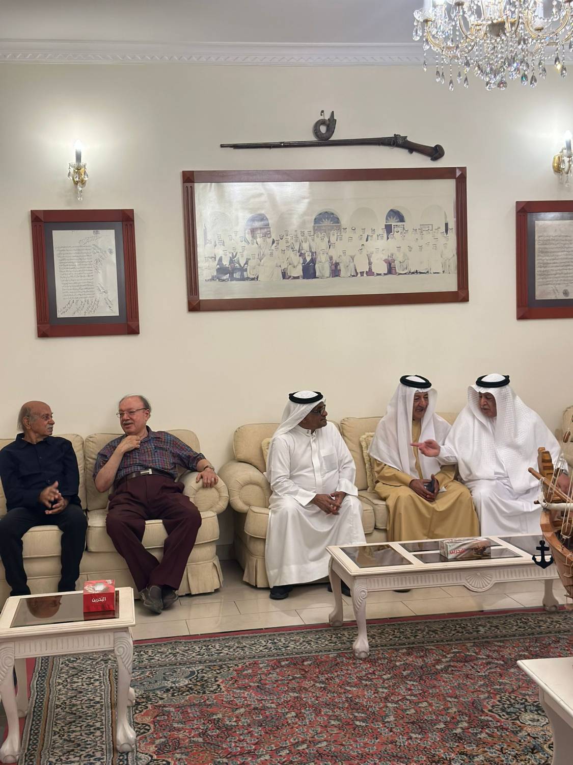 بعد 40 عاماً.. فصول كاملة من الذاكرة في التجمّع الأول للأصدقاء القدامى بـ&laquo;فريج البنعلي&raquo;