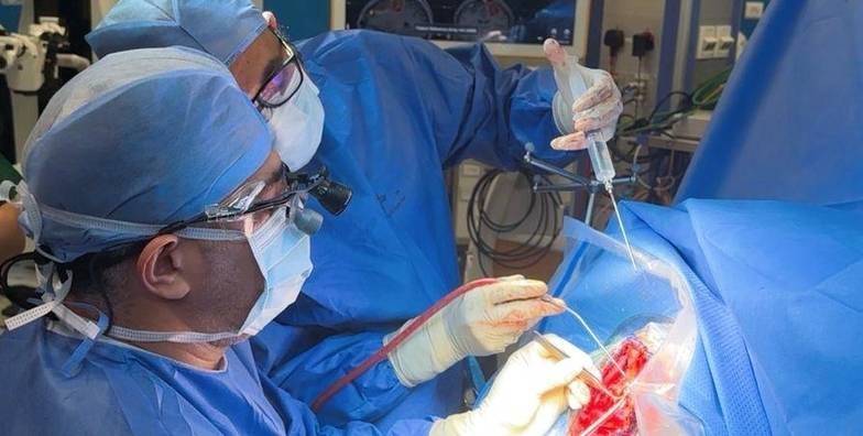 استئصال ورم دماغي لمريض في حالة يقظة بسلطنة عمان