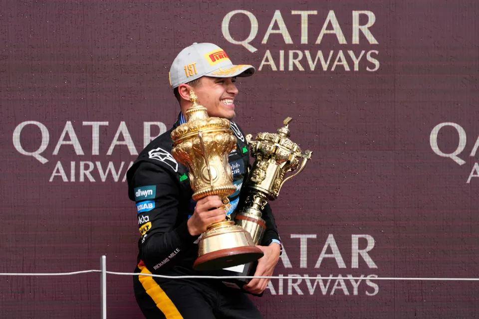 "ماكلارين" تحقق حلم الطفولة لنوريس بتتويجه الأول في سباق بريطانيا