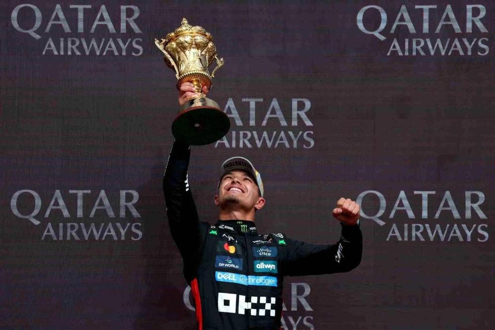 "ماكلارين" تحقق حلم الطفولة لنوريس بتتويجه الأول في سباق بريطانيا