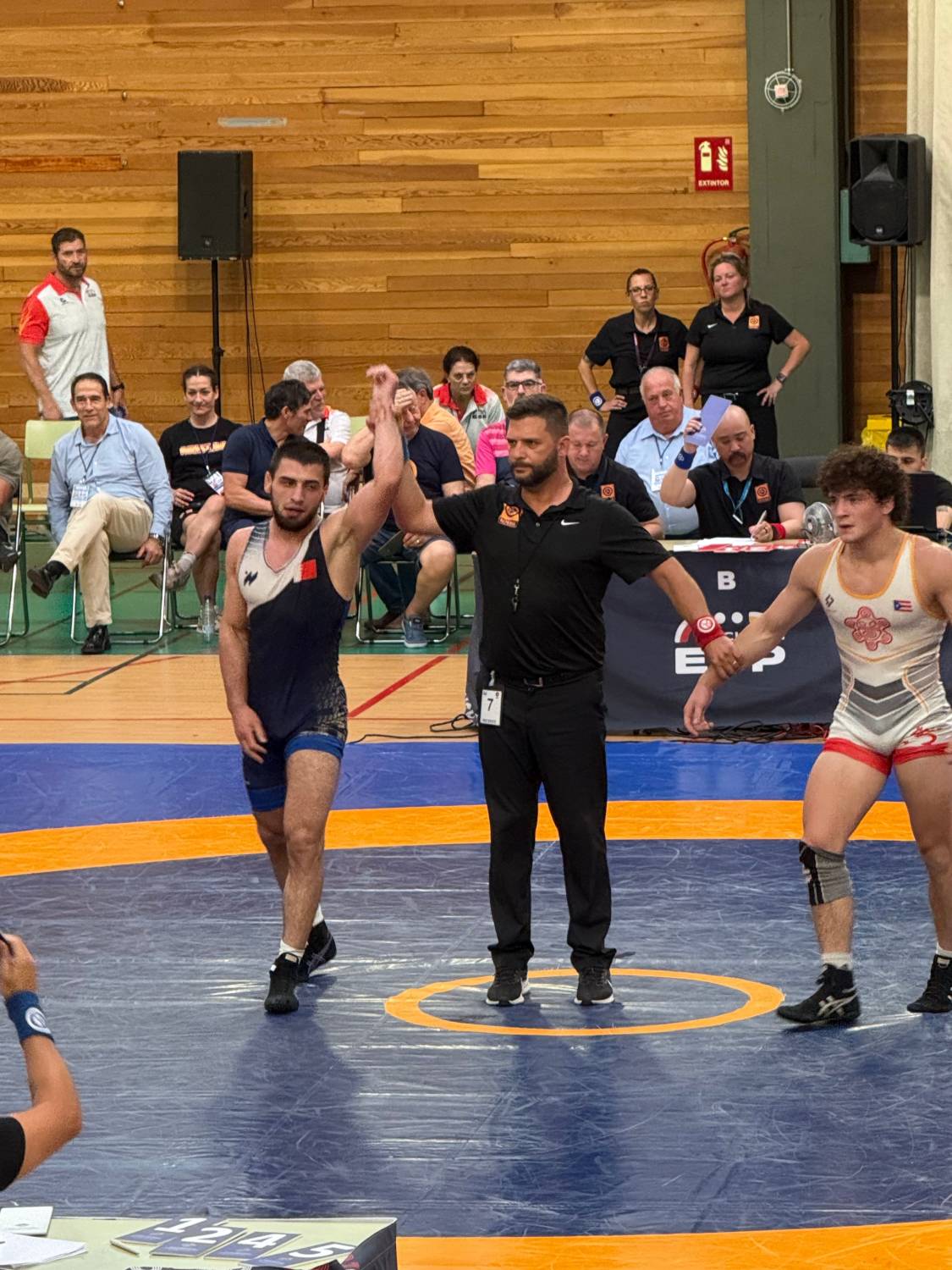 سلمان بن محمد يهنئ بفوز منتخب المصارعة بالمركز الأول في بطولة إسبانيا الدولية