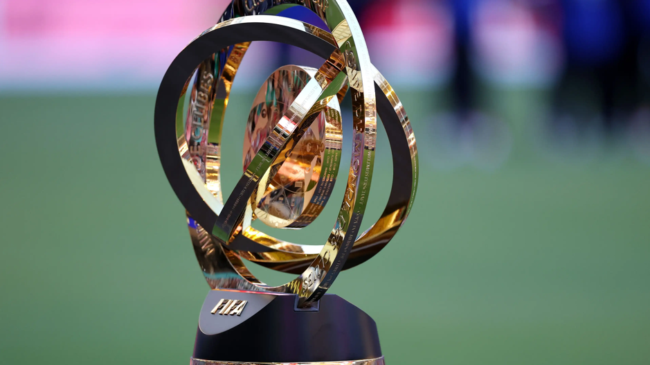 كرة جديدة لنصف نهائي كأس العالم للأندية.. استبدال اللون الأحمر بالذهبي