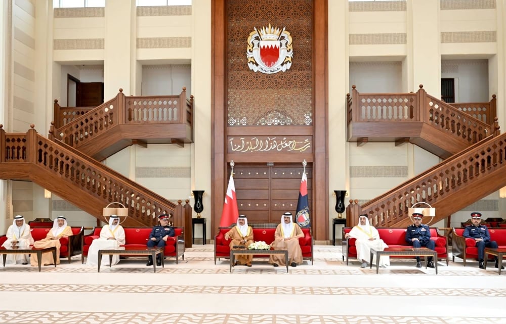 وزير الداخلية : الأداء المهني المتميز لرجال الأمن ساهم في نجاح موسم عاشوراء