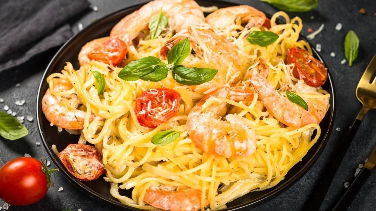 أفضل من المطاعم.. أسهل طريقة لتحضير مكرونة السي فود في المنزل