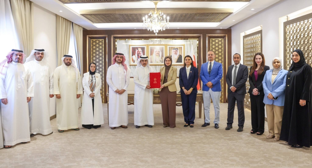 "أمانة الشورى" وجامعة الخليج العربي توقعان اتفاقية تعاون في مجال التدريب والبحث العلمي