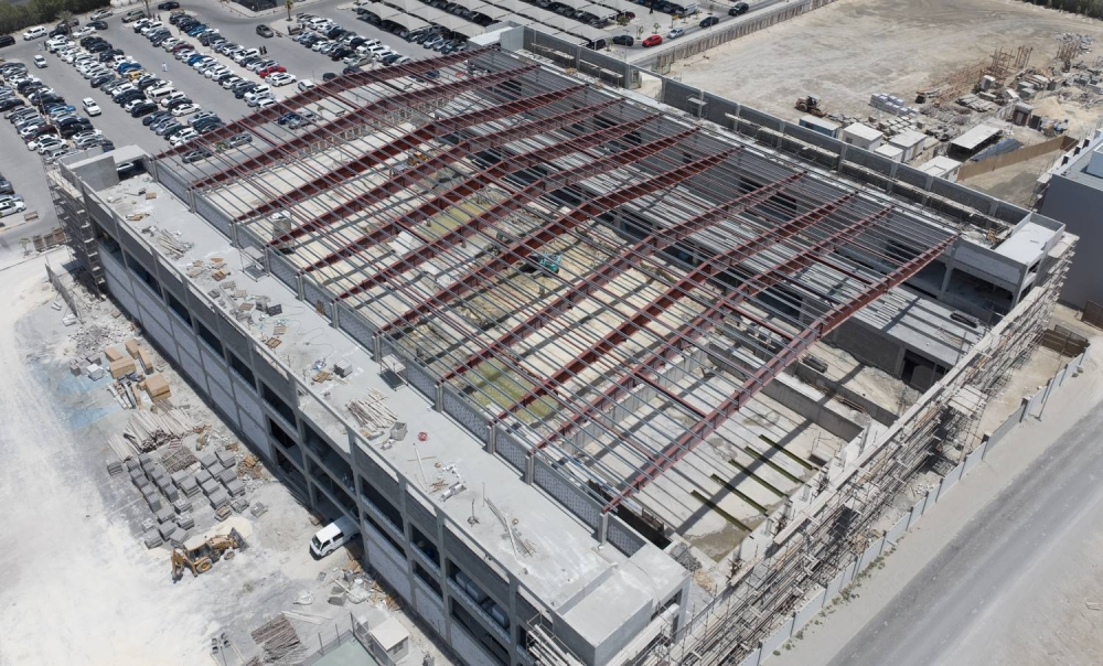 خالد بن حمد:"الدولي للتميز" نموذج رائد وأول مشروع للرياضات المائية في المنطقة