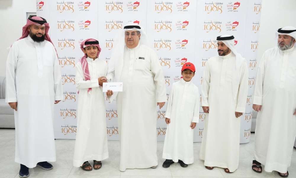 جمعية المحرق الخيرية تكرم الإداريين والمعلمين ومنظمي دورة المراجعة ومصلى العيد