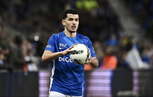 جينك يفتح باب الرحيل أمام زكريا الوحدي ويحدد بديله من الدوري الجزائري