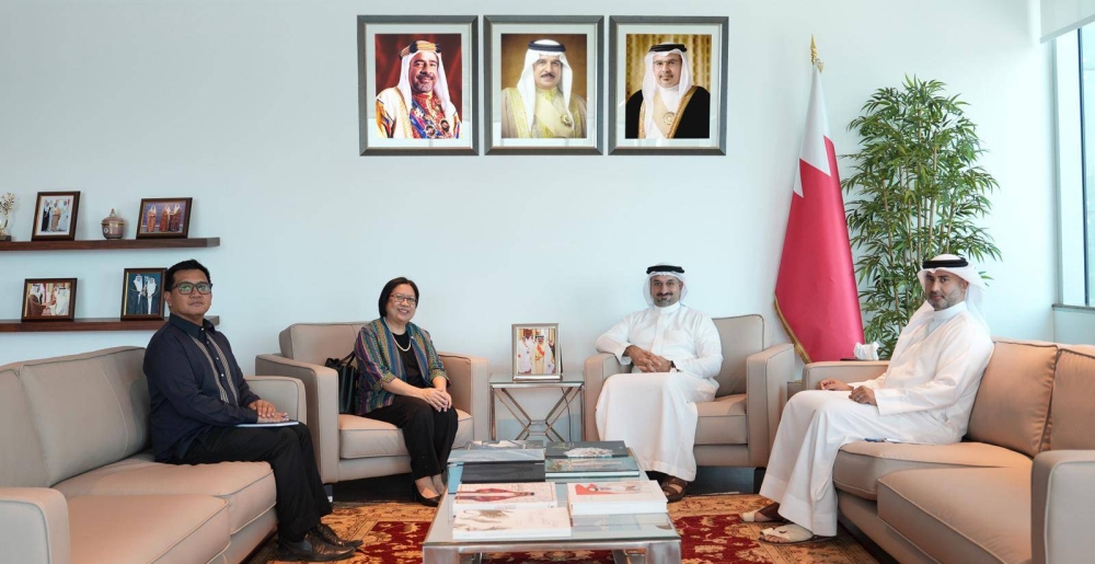 وزير الصناعة والتجارة يستقبل سفيرة الفلبين لدى البحرين
