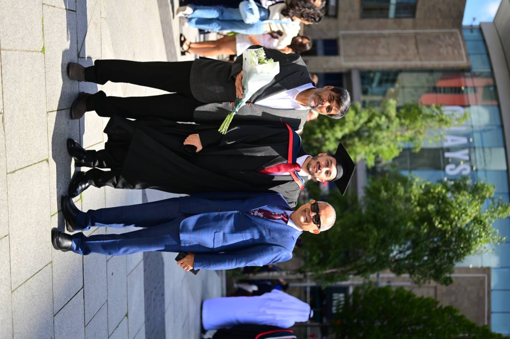 الجامعة البريطانية في البحرين تحتفل بتخريج عدد كبير من طلابها من &ldquo;سالفورد&rdquo; بمانشستر