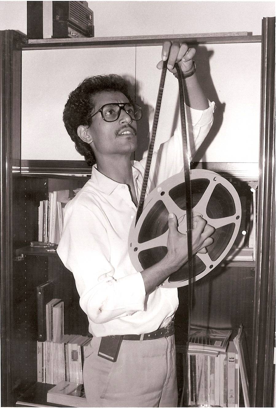 المخرج بسام الذوادي يروي سيناريو فصول حياته لـ&laquo;الوطن&raquo;: من فكرة إلى كاميرا.. هكذا نصنع المسلسل دون تعقيد