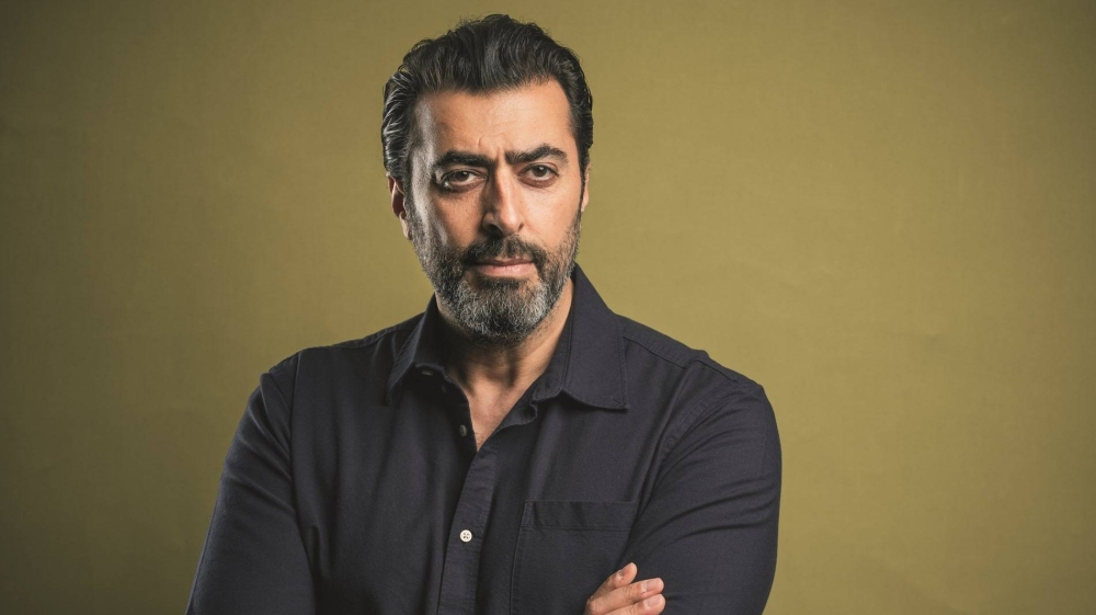 الفنان السوري باسم ياخور: تغيير الرأي ليس تكويعاً.. وأعتذر من كل سوري جرحته