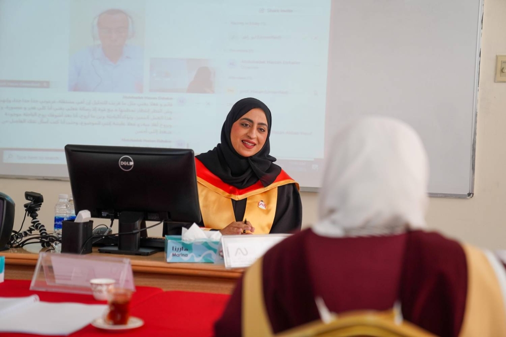 أفنان عبدالعزيز تنال درجة الماجستير في الإعلام من الجامعة الأهلية