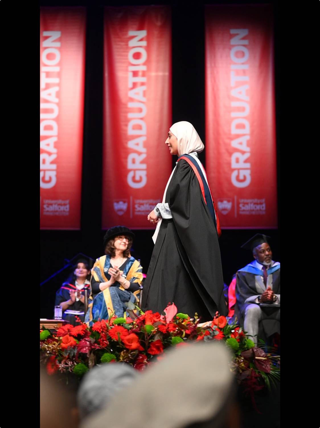 &lrm;تخرج طلاب الجامعه البريطانيه في البحرين من حفل تخرج جامعه سالفورد في مانشستر