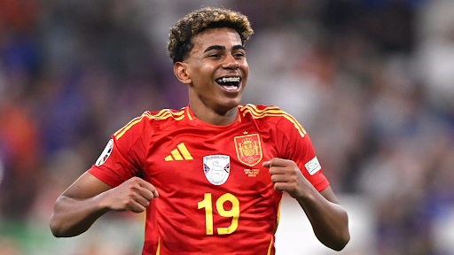 لامين يامال الأعلى قيمة في العالم قبل سن الـ18.. إنجازات خارقة بعمر المراهقة