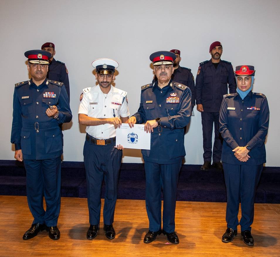 نائب رئيس الأمن العام يحضر حفل تخريج عدد من الدورات التدريبية بالأكاديمية الملكية للشرطة