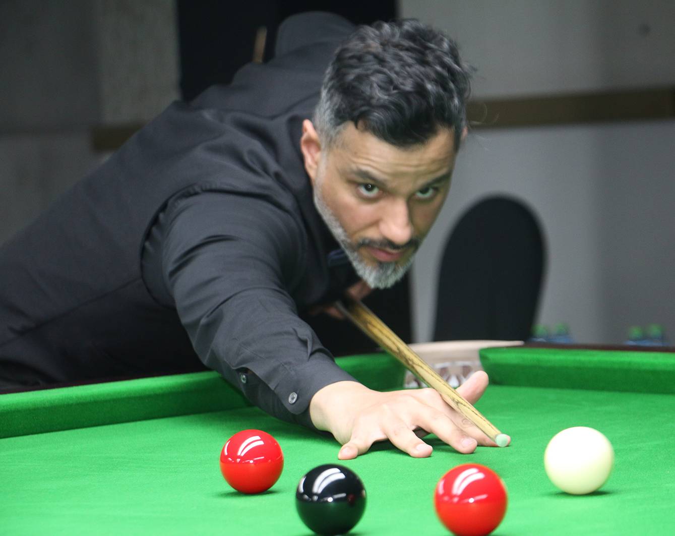 إحسان حاجي يثمن رعاية سمو الشيخ خالد بن حمد لبطولة العالم للسنوكر