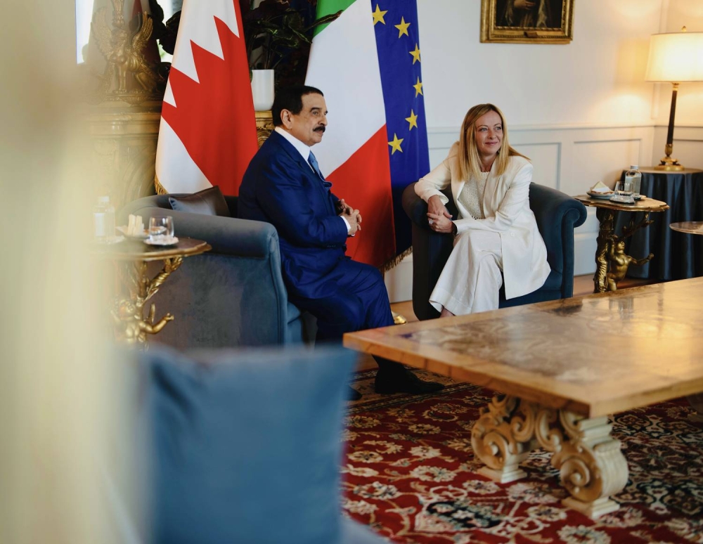 الملك يعود إلى أرض الوطن بعد زيارة خاصة لفرنسا وزيارة عمل لإيطاليا