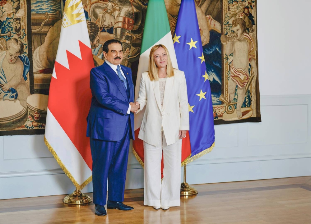 الملك يعود إلى أرض الوطن بعد زيارة خاصة لفرنسا وزيارة عمل لإيطاليا