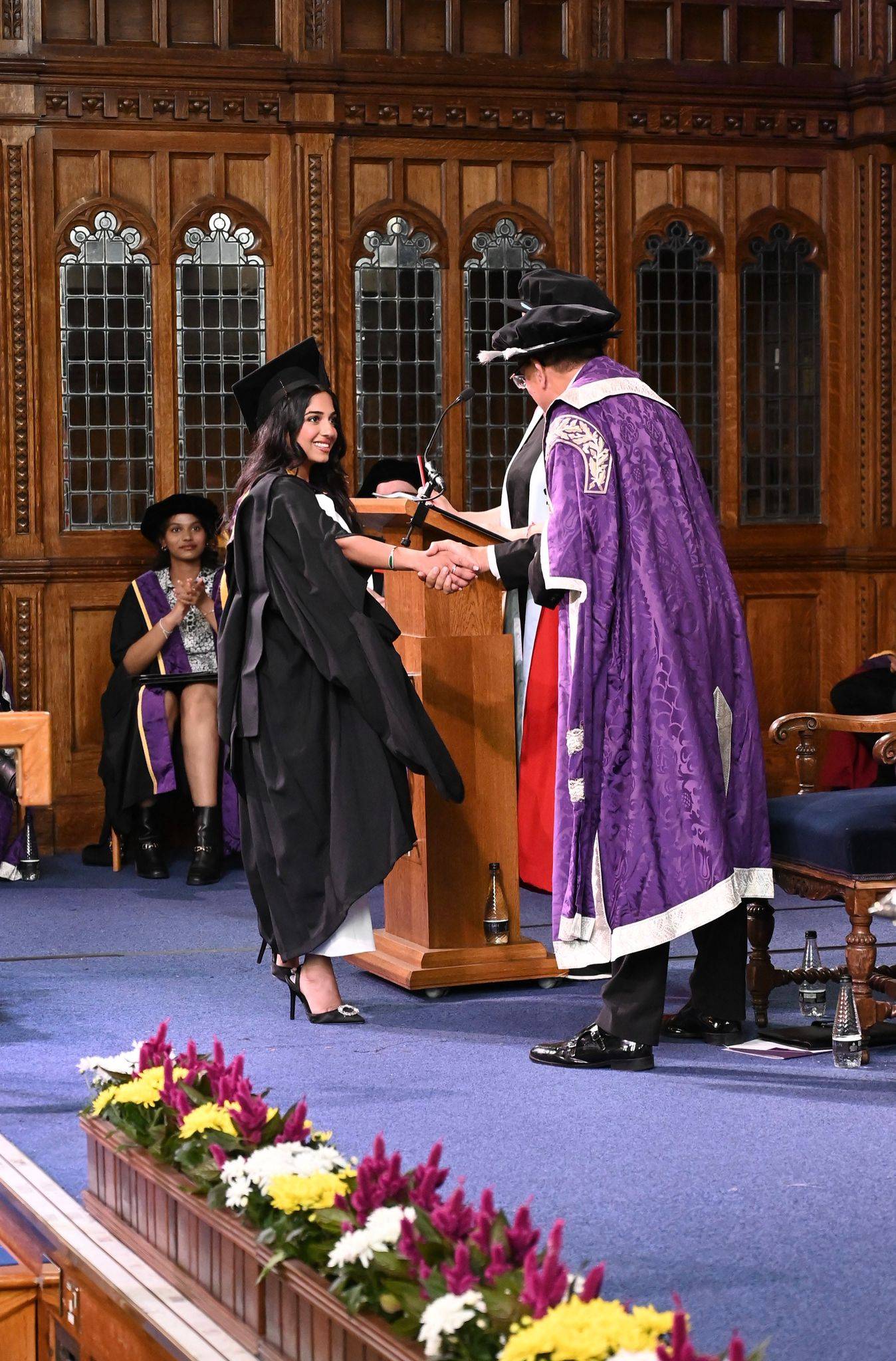 هالة يوسف بوجيري تحتفل بتخرجها من جامعة مانشستر بدرجة البكالوريوس بمرتبة الشرف