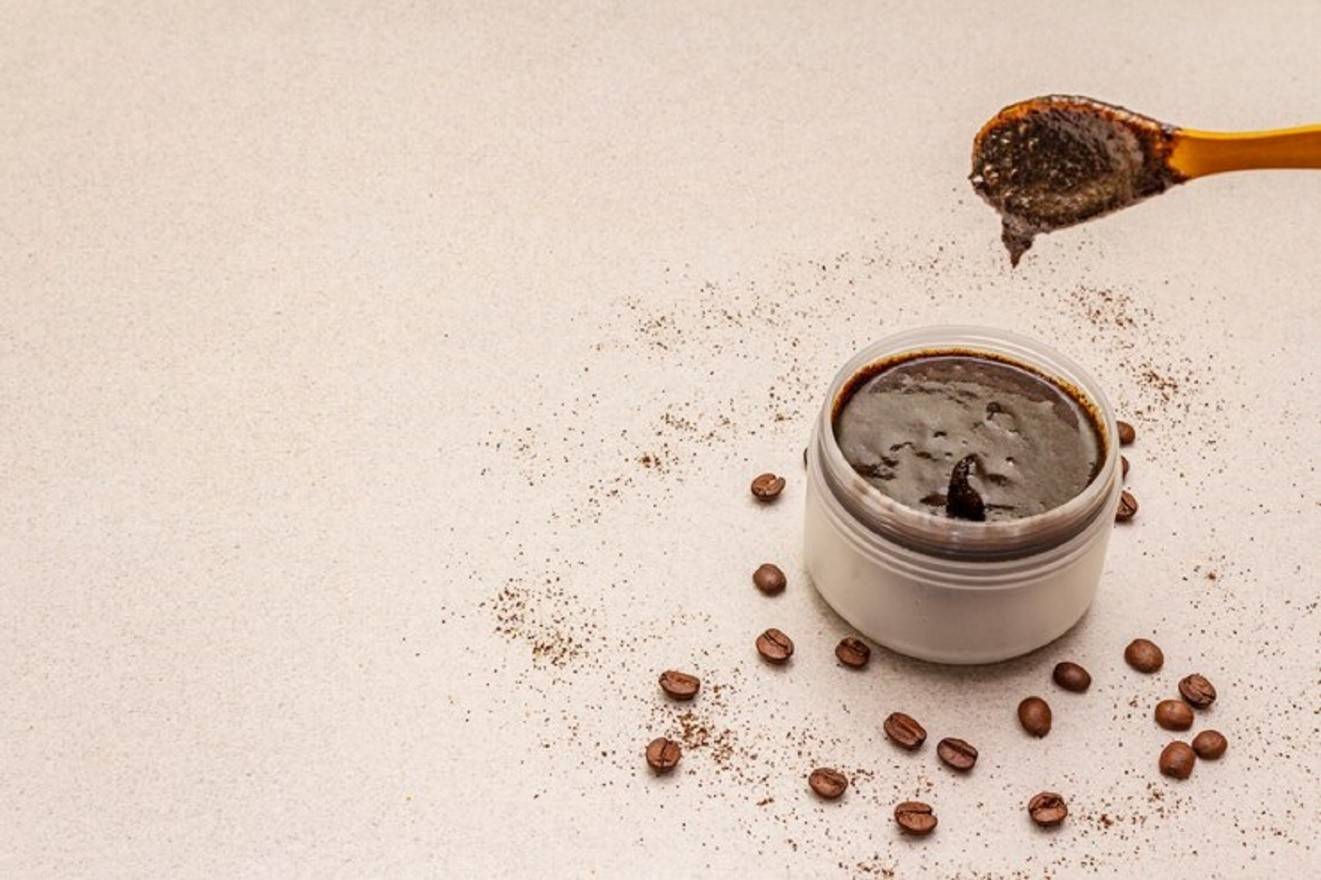 كيف يساعد ماسك الجيلاتين مع القهوة في إزالة الرؤوس السوداء وتنقية البشرة؟