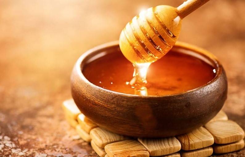 بديل صحي للسكر ويحسن الهضم والمناعة.. العسل الأبيض كنز طبيعي للصحة