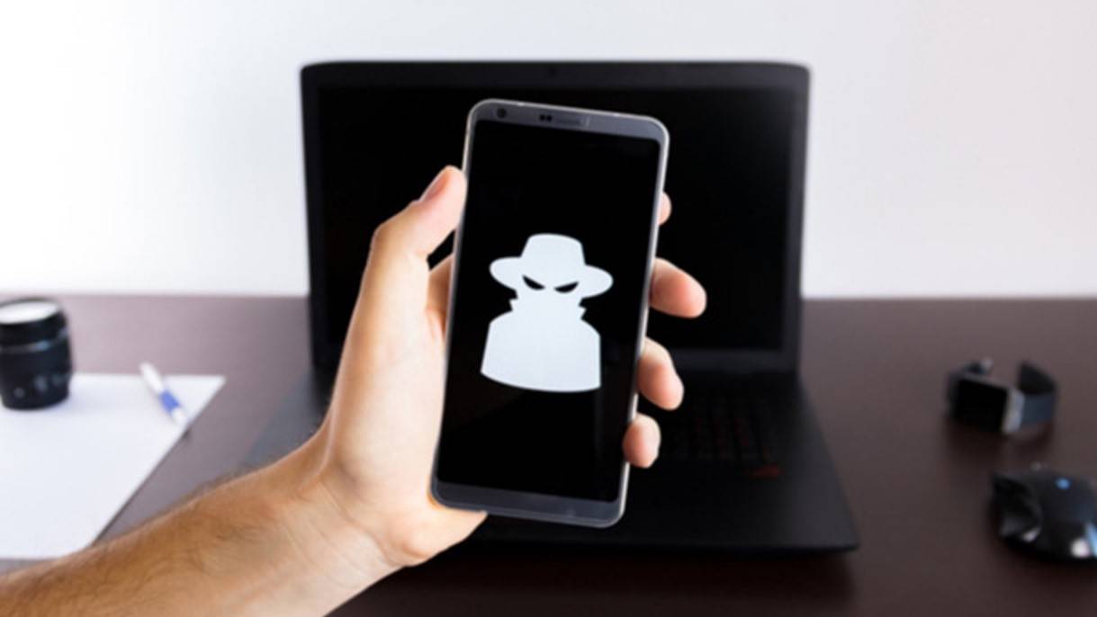 هل يُراقبك أحد؟.. إليك الطرق الفعالة لاكتشاف إذا كان هاتفك تحت التجسس