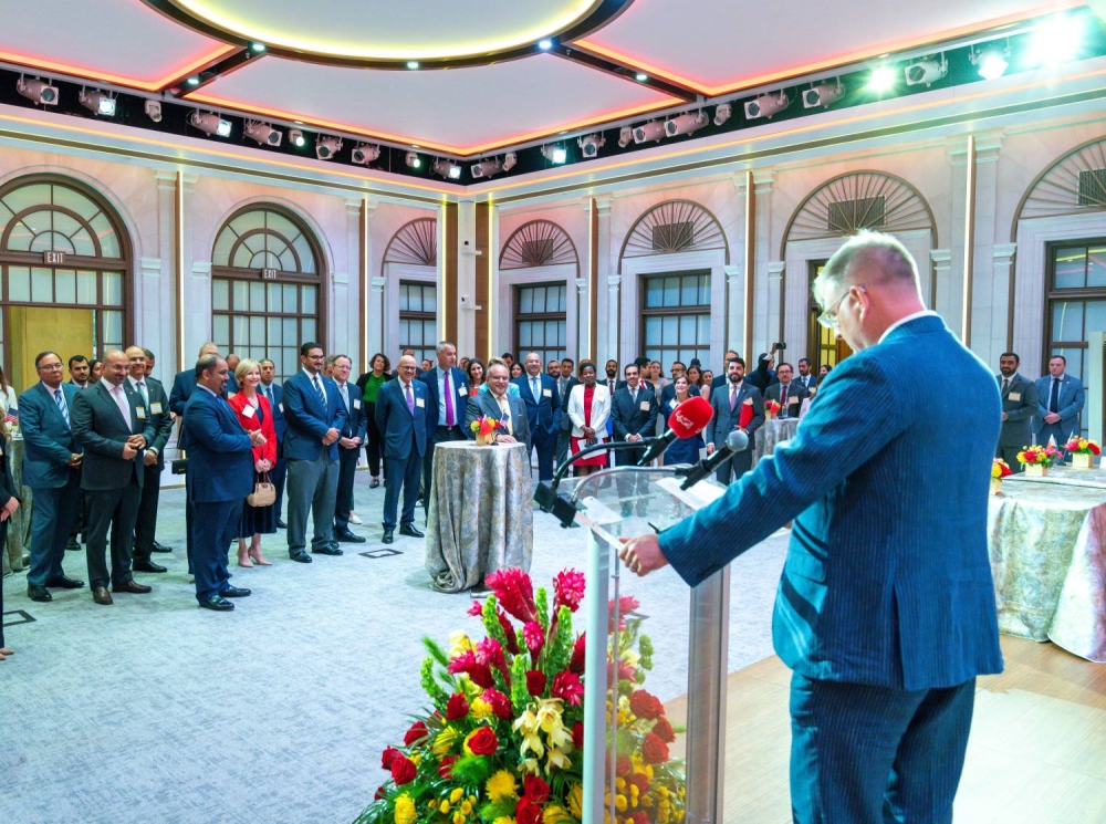 ولي العهد رئيس الوزراء يحضر حفل استقبال غرفة التجارة الأمريكية لكبرى الشركات البحرينية والأمريكية التي سيُعْلَن عن التعاون فيما بينها