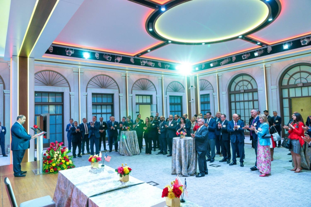ولي العهد رئيس الوزراء يحضر حفل استقبال غرفة التجارة الأمريكية لكبرى الشركات البحرينية والأمريكية التي سيُعْلَن عن التعاون فيما بينها