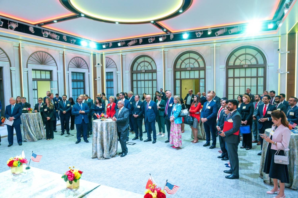 ولي العهد رئيس الوزراء يحضر حفل استقبال غرفة التجارة الأمريكية لكبرى الشركات البحرينية والأمريكية التي سيُعْلَن عن التعاون فيما بينها