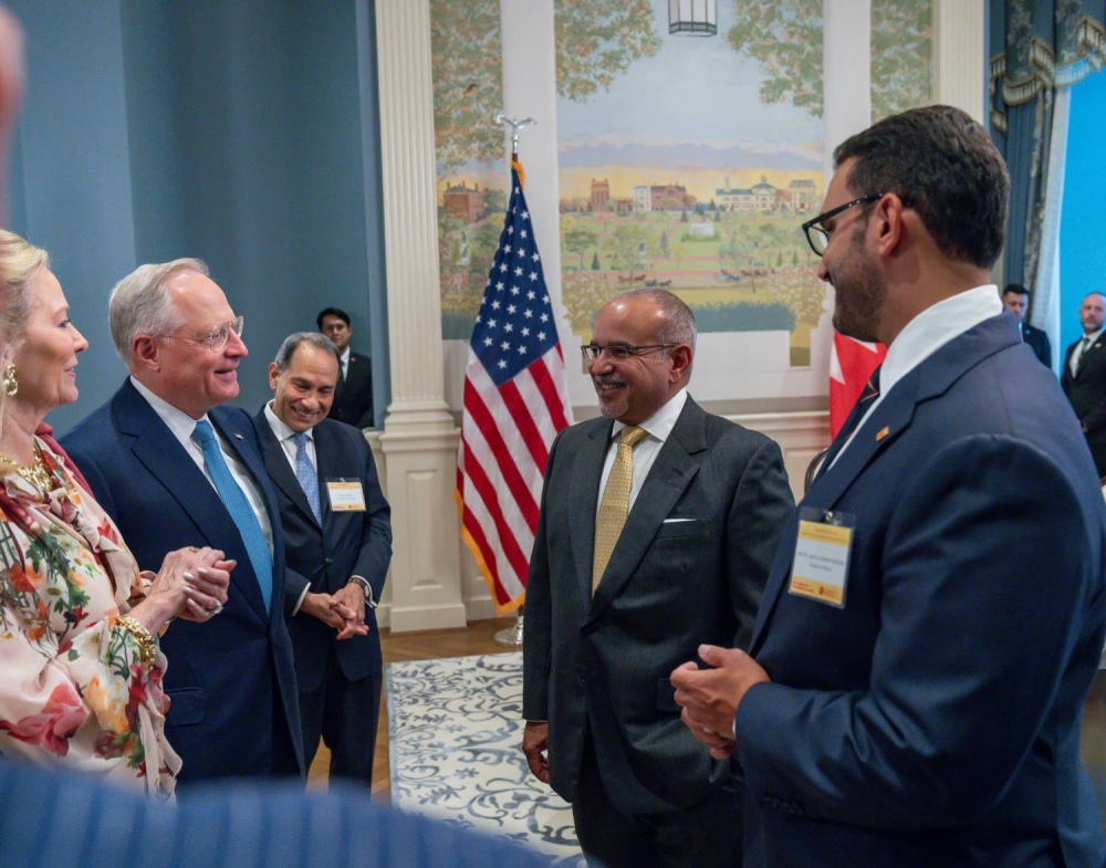 ولي العهد رئيس الوزراء يحضر حفل استقبال غرفة التجارة الأمريكية لكبرى الشركات البحرينية والأمريكية التي سيُعْلَن عن التعاون فيما بينها