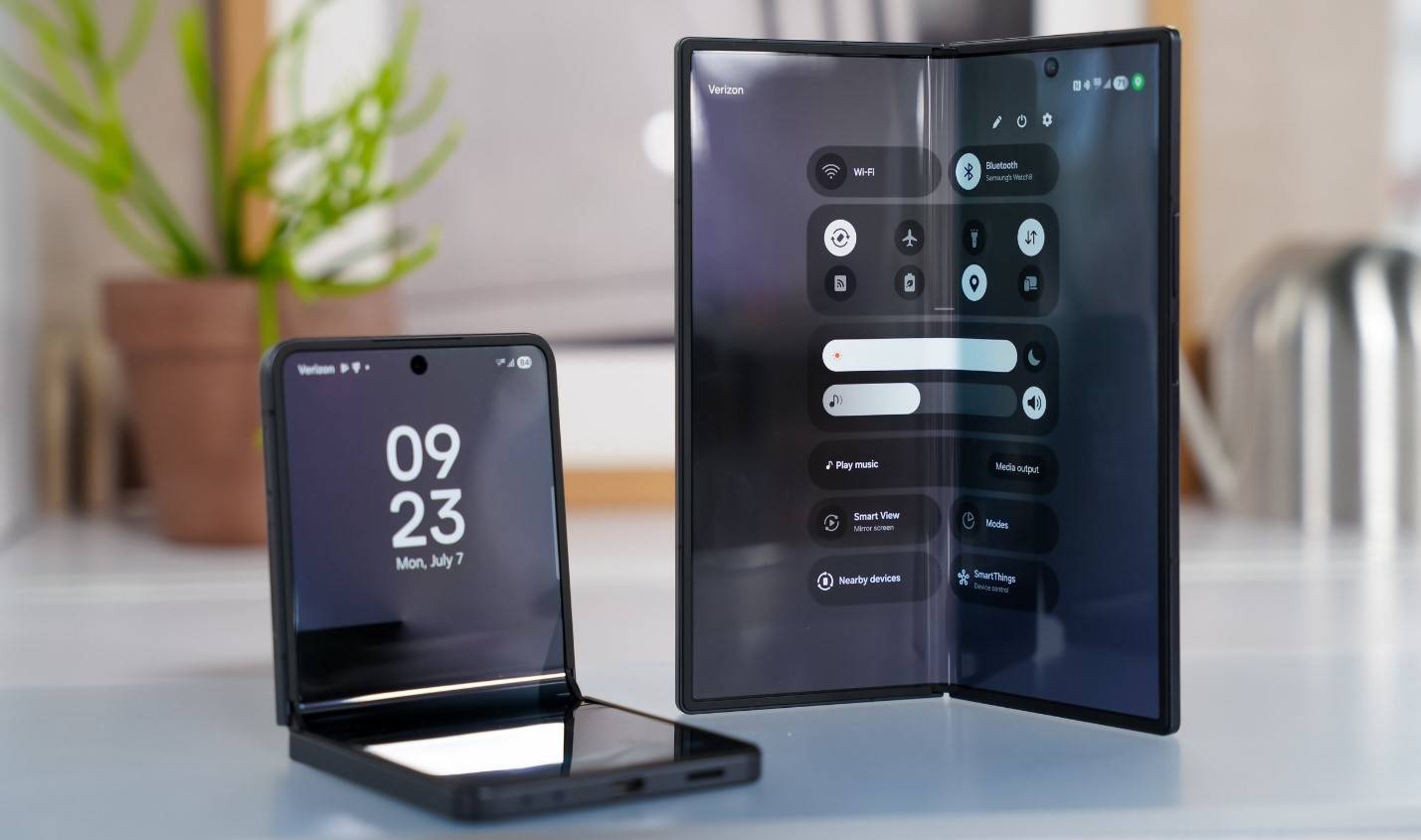 قبل الشراء.. مقارنة شاملة بين Galaxy Z Fold7 و Flip7 من سامسونج