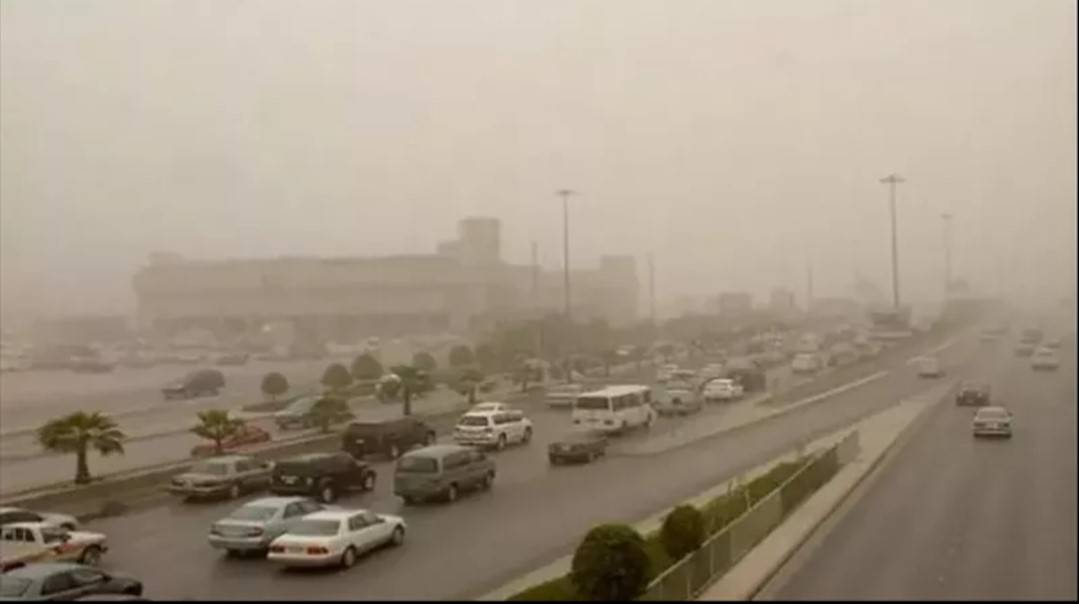 حالة الطقس اليوم في السعودية.. سحب رعدية ممطرة مصحوبة برياح نشطة