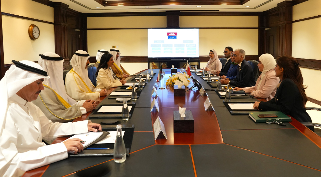 وزير الأشغال يستقبل وزيرة الأشغال العامة الكويتية