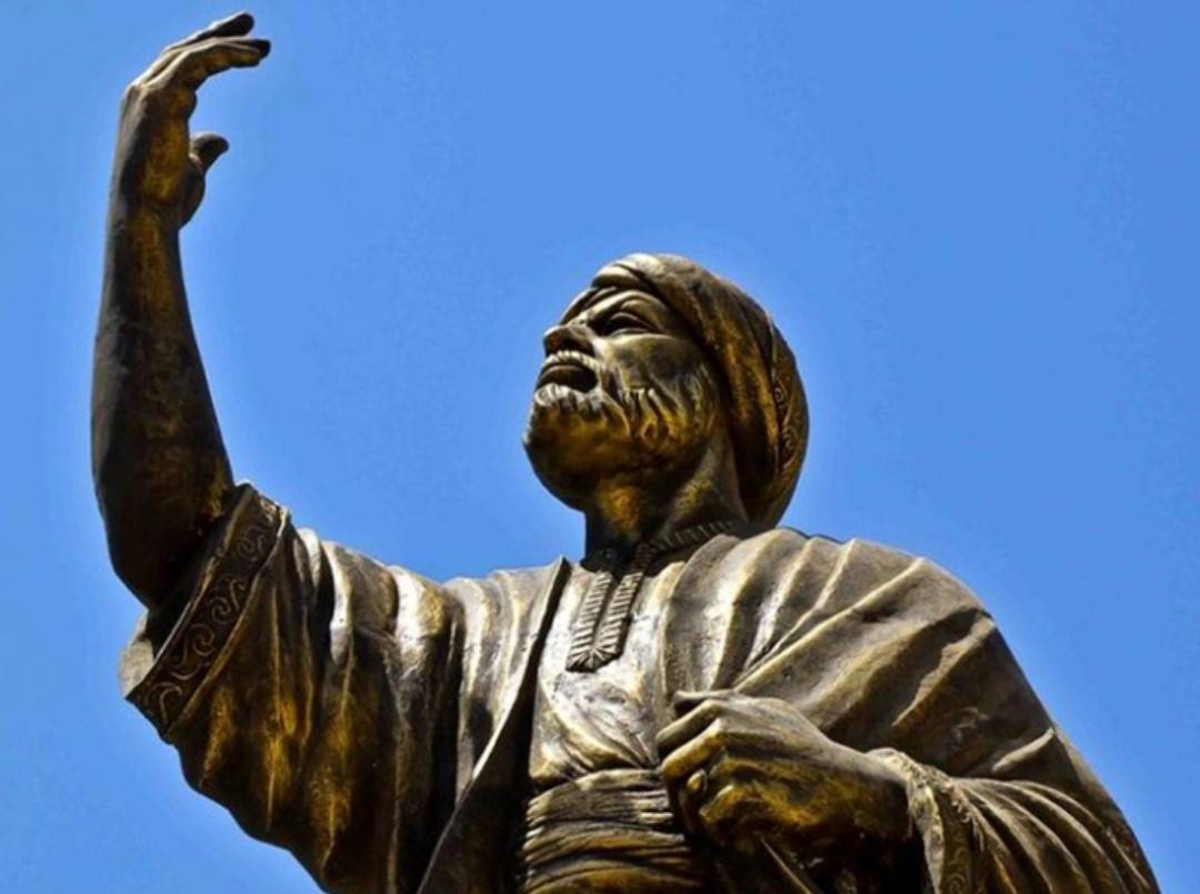 شاعر الحكمة والفروسية.. من هو المتنبي ولماذا سمي بهذا الاسم؟