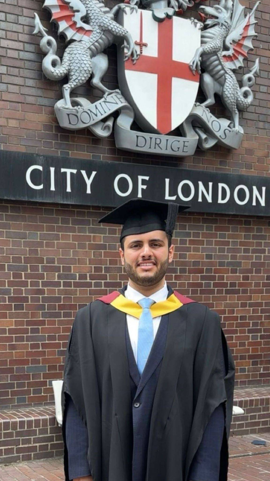 خالد الدوسري يحتفل بتخرج نجله يوسف