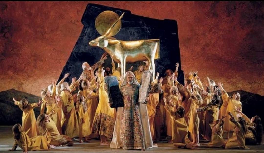 من هو السامري وما قصة العجل الذي نسفه موسى عليه السلام؟