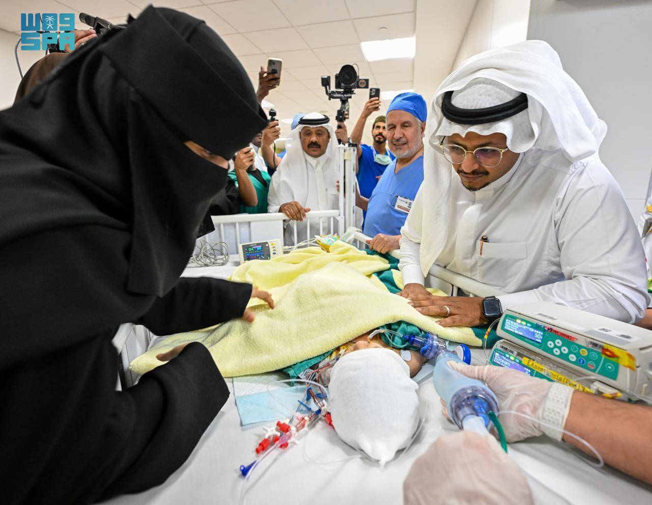 فريق طبي سعودي ينجح في عملية فصل التوأم السيامي &laquo;يارا ولارا&raquo;