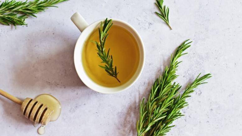 ما فوائد زيت الروزماري؟.. إليك أسراره للشعر والبشرة والجسم